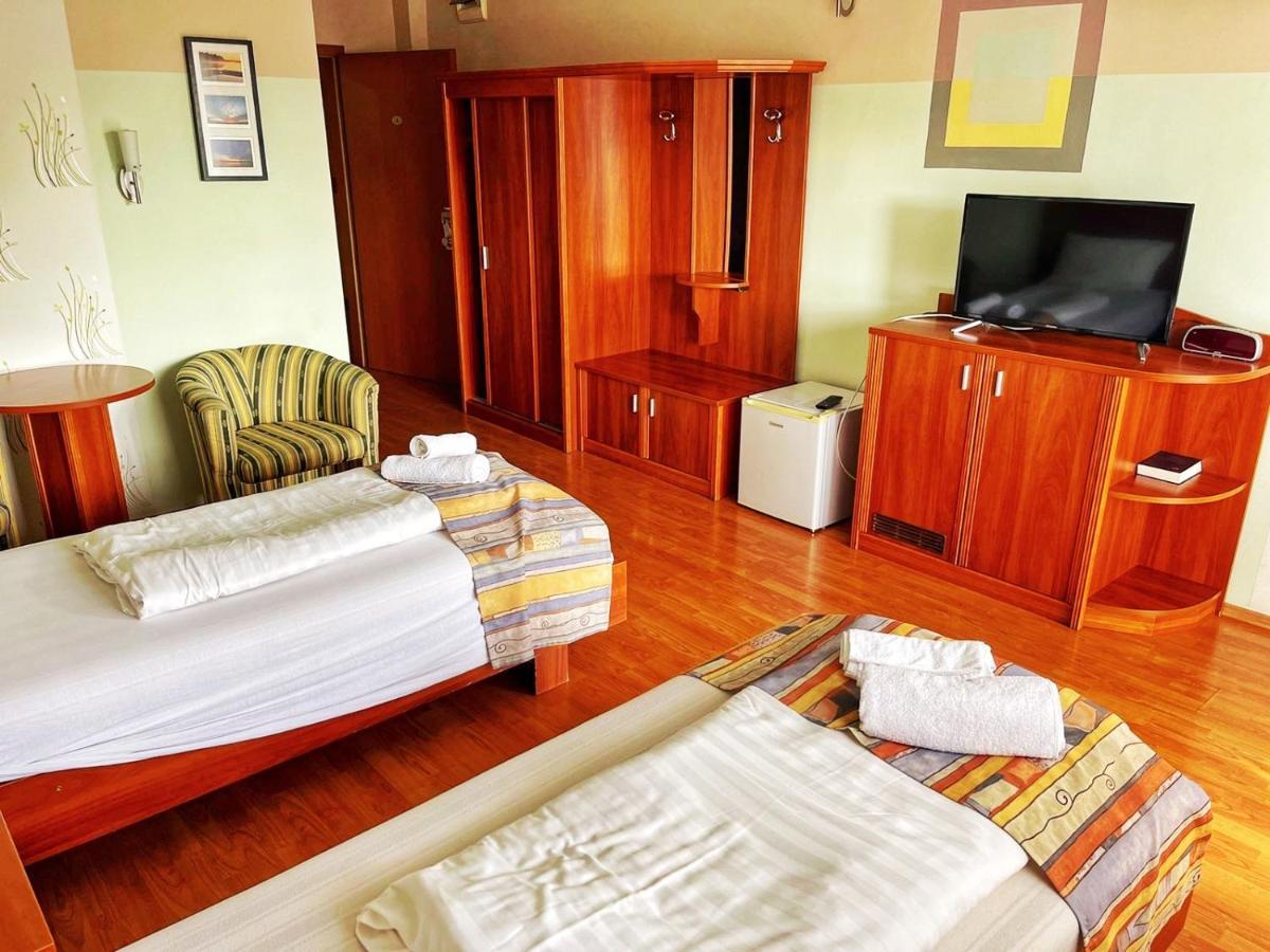 Alkotmany Vendeghaz Otel Sárvár Dış mekan fotoğraf