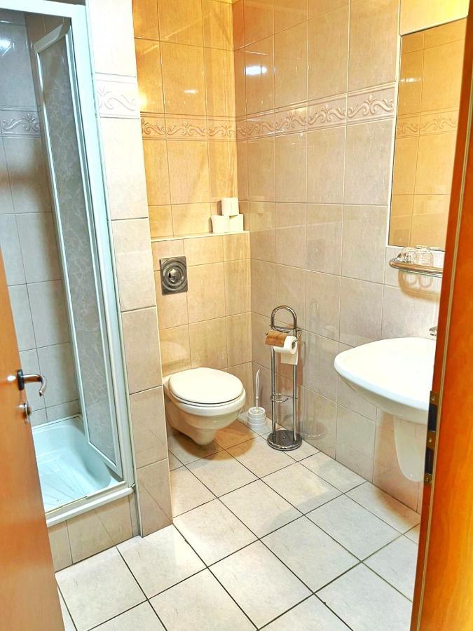 Alkotmany Vendeghaz Otel Sárvár Dış mekan fotoğraf