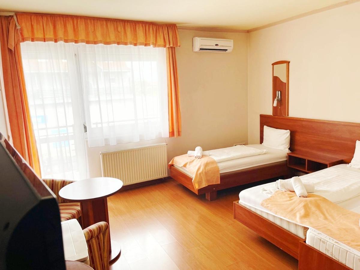 Alkotmany Vendeghaz Otel Sárvár Dış mekan fotoğraf