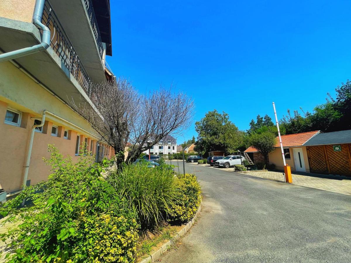 Alkotmany Vendeghaz Otel Sárvár Dış mekan fotoğraf