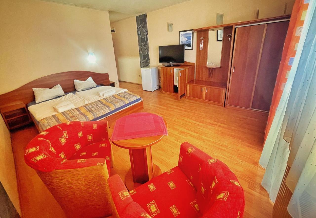 Alkotmany Vendeghaz Otel Sárvár Dış mekan fotoğraf