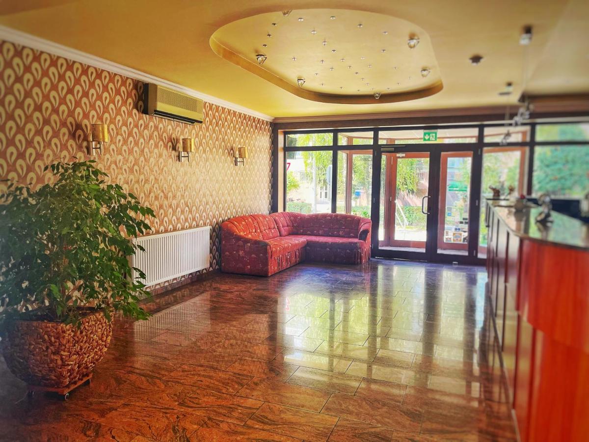 Alkotmany Vendeghaz Otel Sárvár Dış mekan fotoğraf